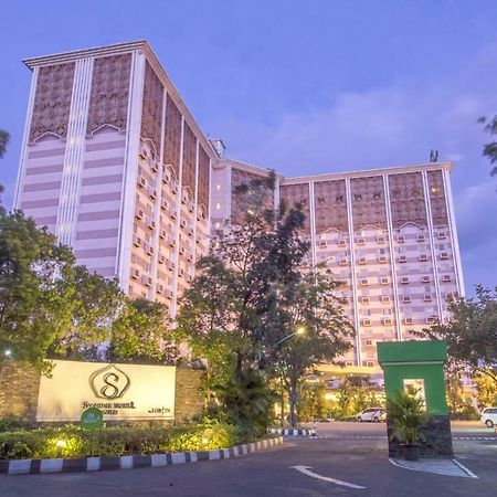 Lorin Syariah Solo Hotel Exterior foto