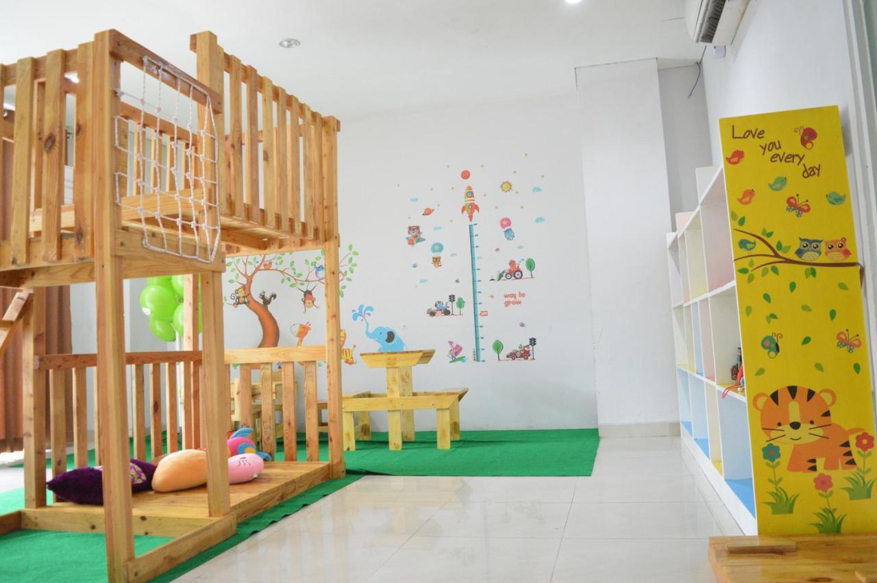 Lorin Syariah Solo Hotel Exterior foto