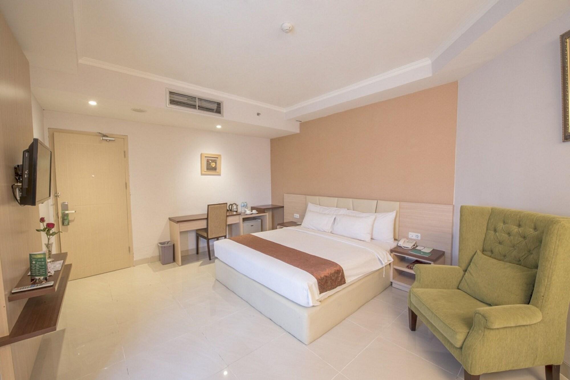 Lorin Syariah Solo Hotel Exterior foto