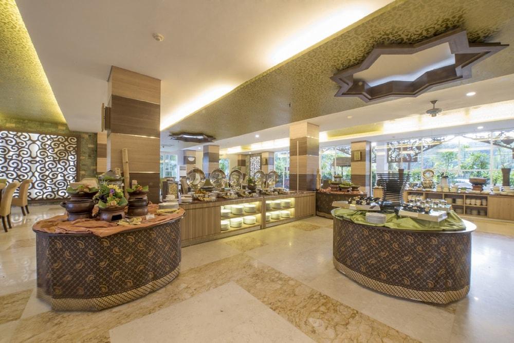 Lorin Syariah Solo Hotel Exterior foto