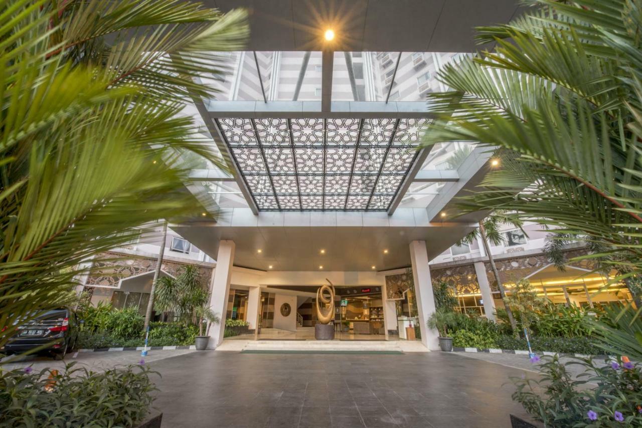 Lorin Syariah Solo Hotel Exterior foto