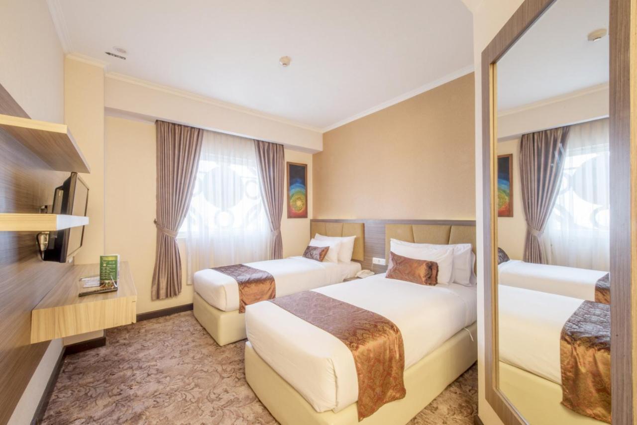 Lorin Syariah Solo Hotel Exterior foto